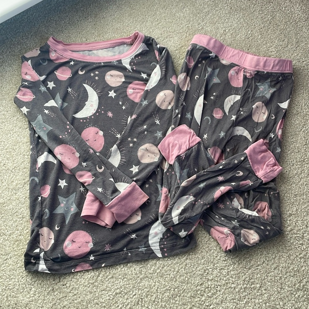 Little Sleepies girl moon jammies 3T top and bottom